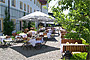 Klostergartenterrasse mit Blick auf das Bildungszentrum und den Klostergarten