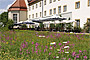 Klostergarten im Frühling mit Klostergartenterrasse
